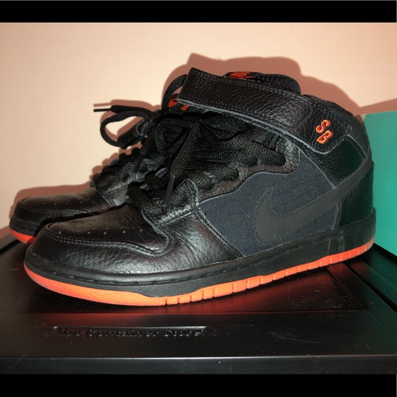 nike sb dunk mid halloween